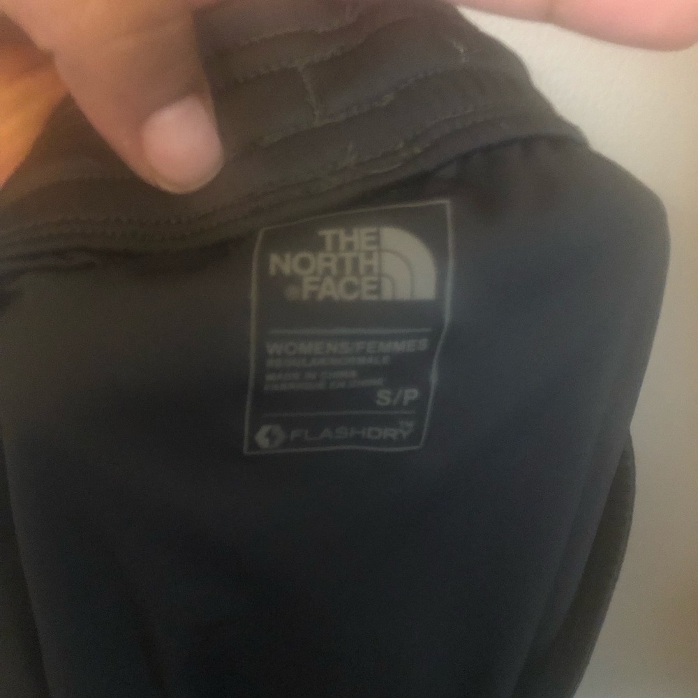 The North Face purple floral running shorts - Picture 4 of 4